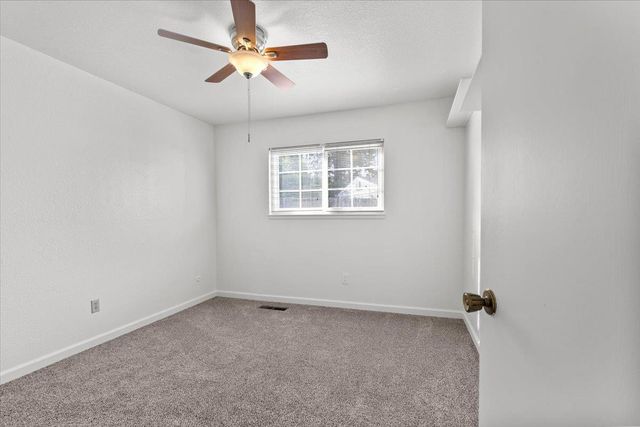 3913 Hillsboro Ct, Modesto, CA 95356