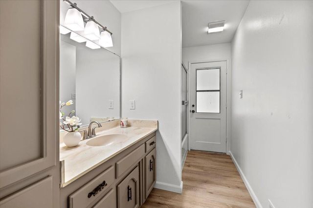 3913 Hillsboro Ct, Modesto, CA 95356