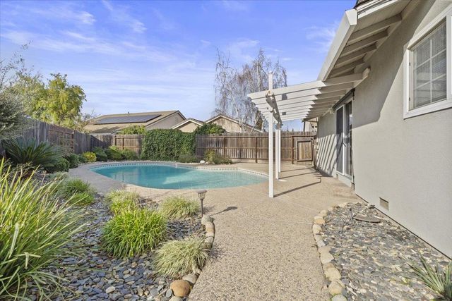 3913 Hillsboro Ct, Modesto, CA 95356