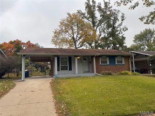 7490 Naples Drive, Hazelwood, MO 63042