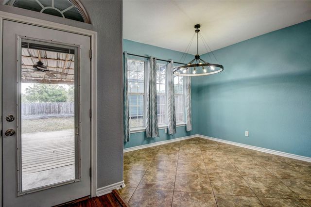 340 Rose Mayer LOOP, La Grange, TX 78945