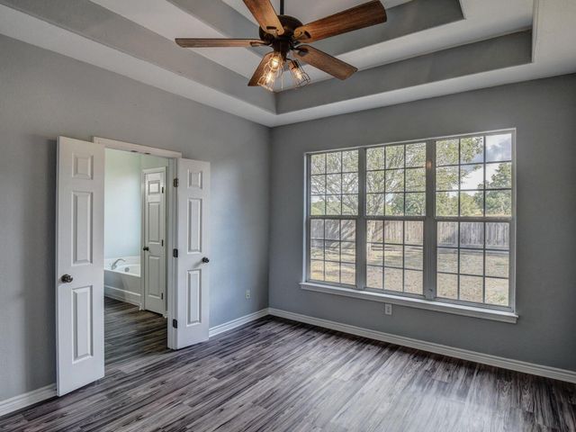 340 Rose Mayer LOOP, La Grange, TX 78945