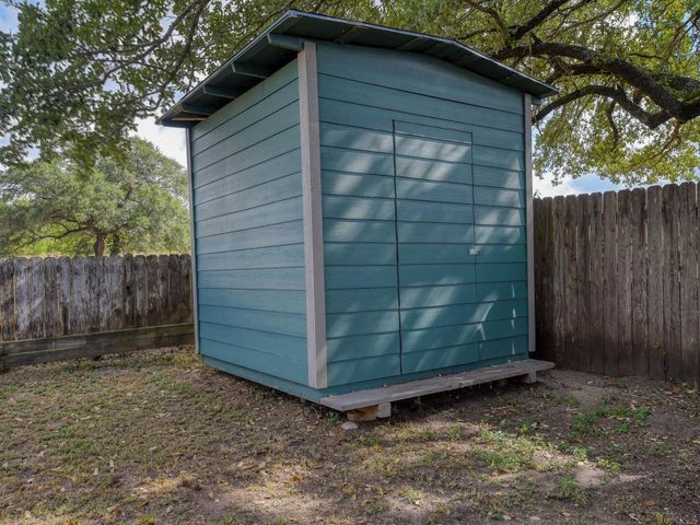 340 Rose Mayer LOOP, La Grange, TX 78945