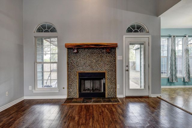 340 Rose Mayer LOOP, La Grange, TX 78945