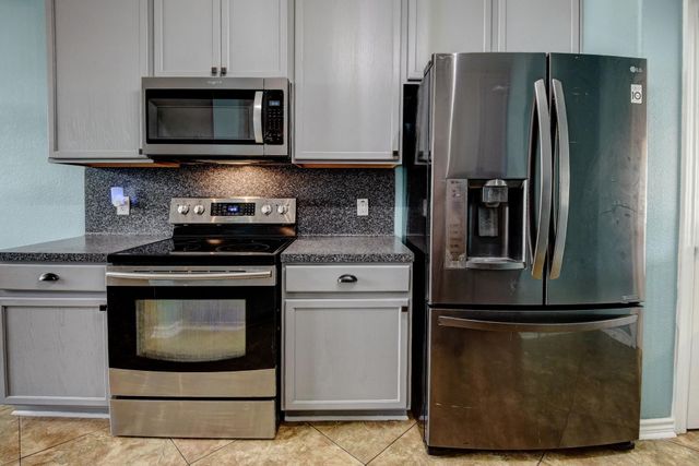 340 Rose Mayer LOOP, La Grange, TX 78945