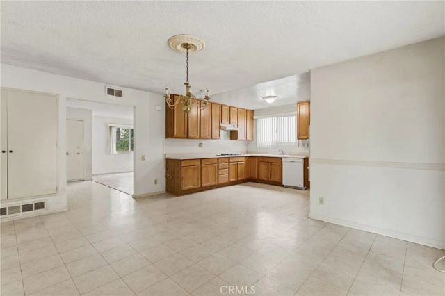 6451 Franrivers, West Hills, CA 91307