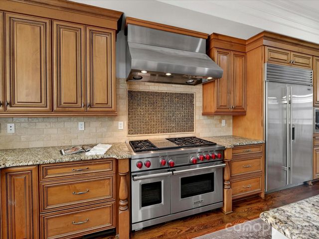 1805 Mt Isle Harbor Drive, Charlotte, NC 28214