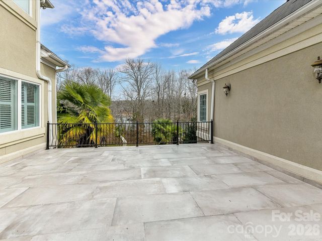1805 Mt Isle Harbor Drive, Charlotte, NC 28214