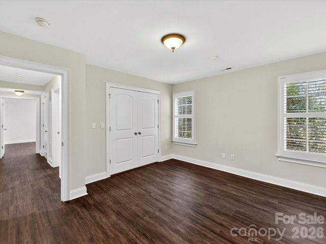 1805 Mt Isle Harbor Drive, Charlotte, NC 28214