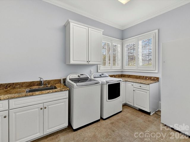 1805 Mt Isle Harbor Drive, Charlotte, NC 28214