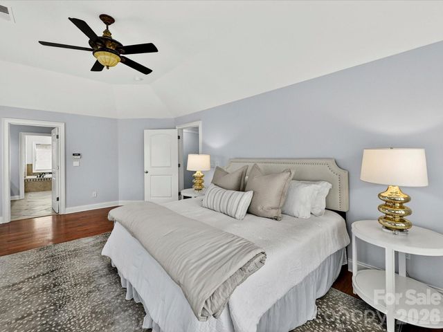 1805 Mt Isle Harbor Drive, Charlotte, NC 28214