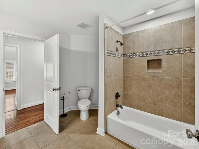 1805 Mt Isle Harbor Drive, Charlotte, NC 28214