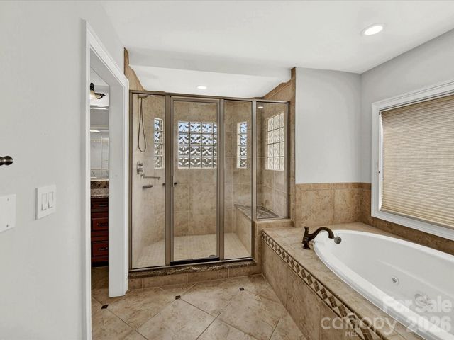 1805 Mt Isle Harbor Drive, Charlotte, NC 28214
