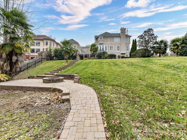 1805 Mt Isle Harbor Drive, Charlotte, NC 28214