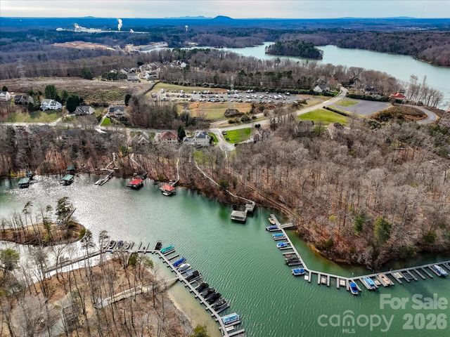 1805 Mt Isle Harbor Drive, Charlotte, NC 28214