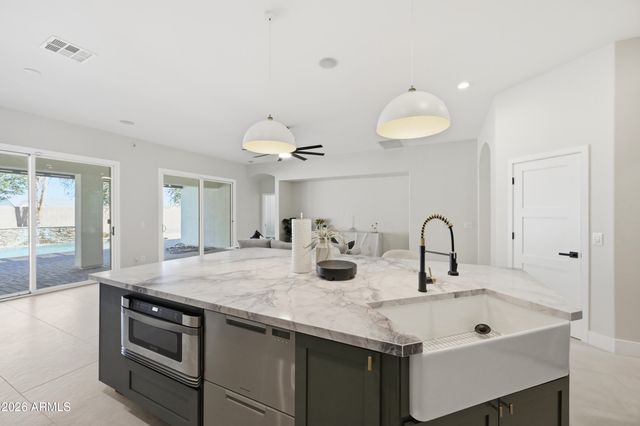 4060 E CANYON Way, Chandler, AZ 85249