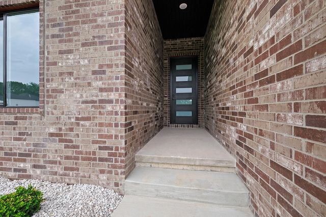 496 Bailiwick Drive, Rogersville, MO 65742