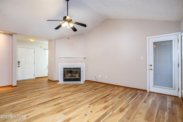 2700 Glacier Way, Knoxville, TN 37924