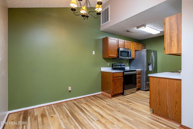 2700 Glacier Way, Knoxville, TN 37924