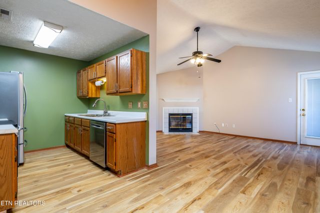 2700 Glacier Way, Knoxville, TN 37924