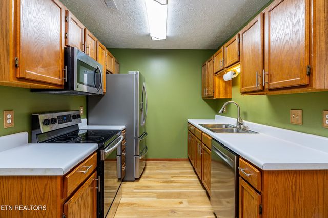 2700 Glacier Way, Knoxville, TN 37924