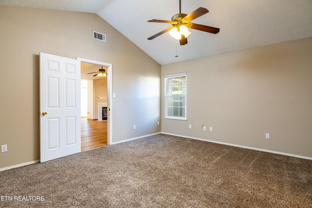 2700 Glacier Way, Knoxville, TN 37924