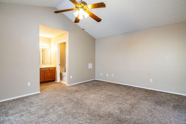 2700 Glacier Way, Knoxville, TN 37924