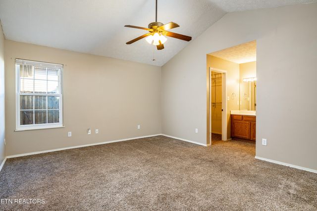 2700 Glacier Way, Knoxville, TN 37924