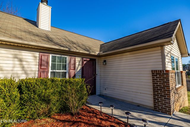 2700 Glacier Way, Knoxville, TN 37924