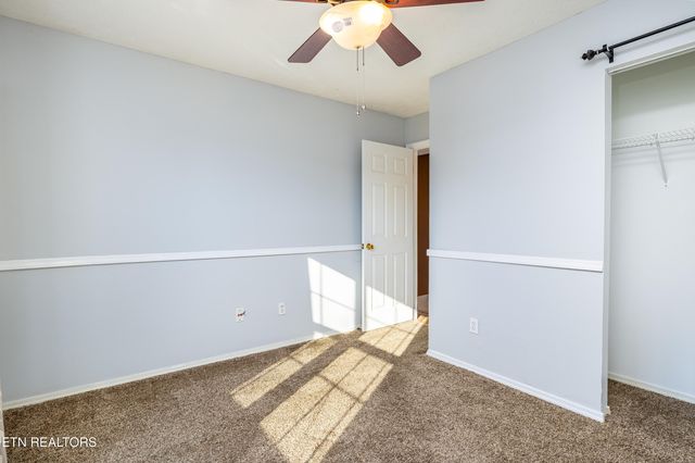 2700 Glacier Way, Knoxville, TN 37924