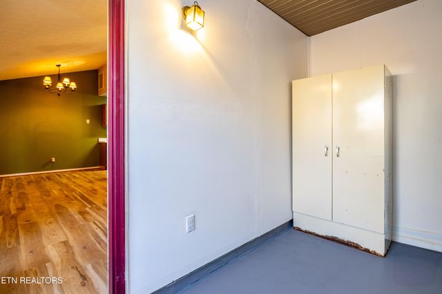 2700 Glacier Way, Knoxville, TN 37924