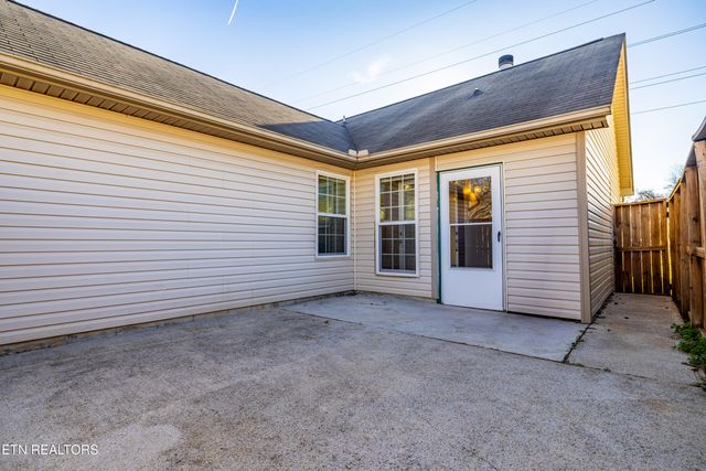 2700 Glacier Way, Knoxville, TN 37924