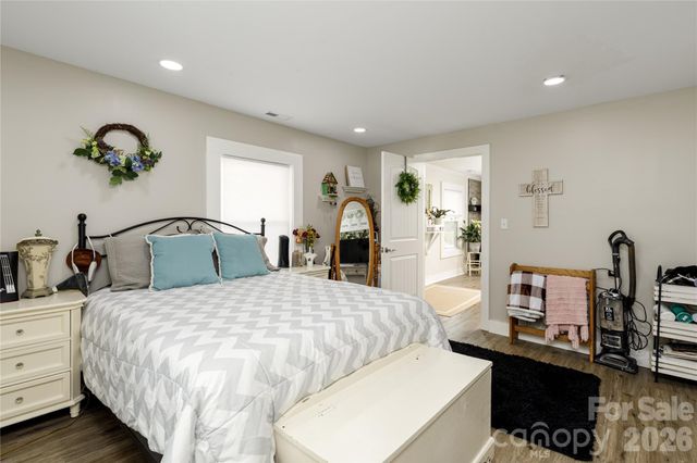 4100 S Fork Street, Hickory, NC 28602