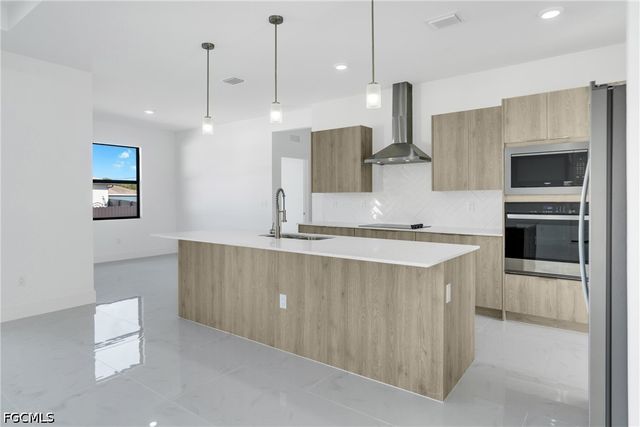 459 Windsor AVE S, Lehigh Acres, FL 33974