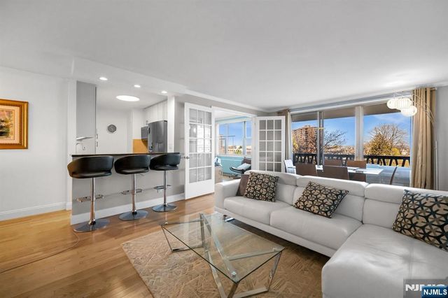 2000 Linwood Avenue 5B, Fort Lee, NJ 07024