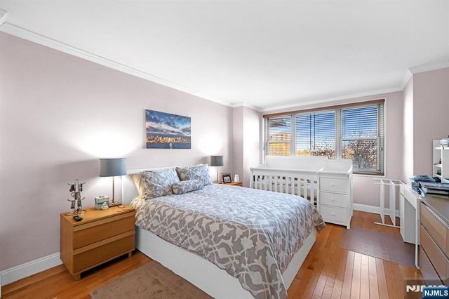2000 Linwood Avenue 5B, Fort Lee, NJ 07024