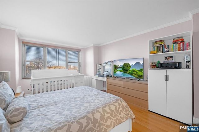 2000 Linwood Avenue 5B, Fort Lee, NJ 07024