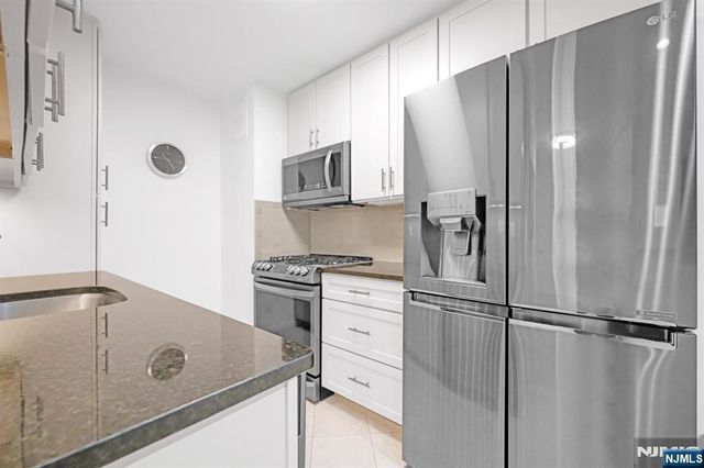 2000 Linwood Avenue 5B, Fort Lee, NJ 07024