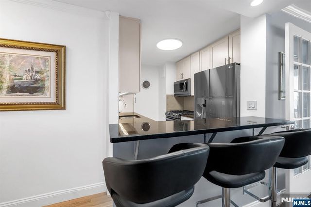 2000 Linwood Avenue 5B, Fort Lee, NJ 07024