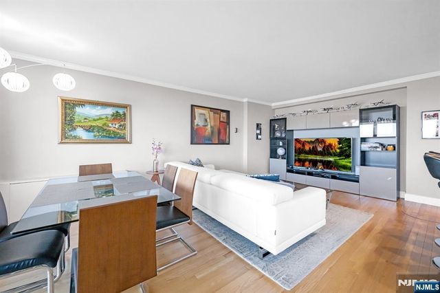 2000 Linwood Avenue 5B, Fort Lee, NJ 07024