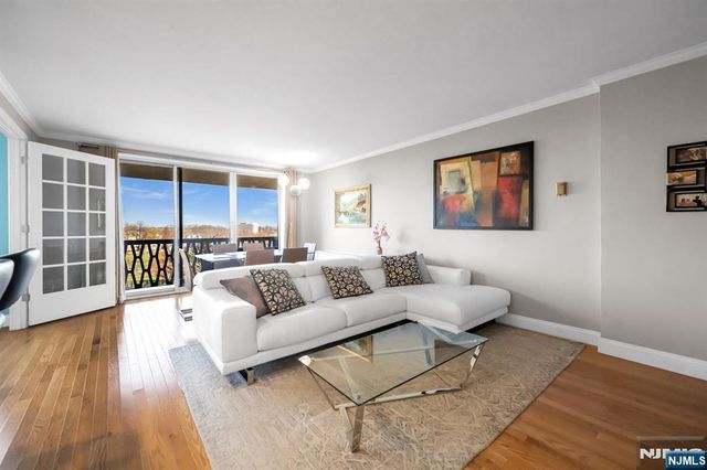 2000 Linwood Avenue 5B, Fort Lee, NJ 07024