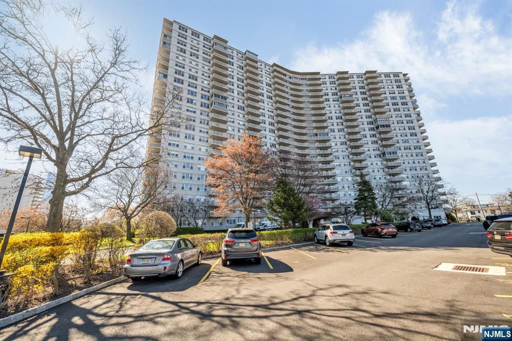2000 Linwood Avenue 5B, Fort Lee, NJ 07024
