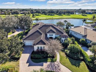 2984 Saint Barnabas CT, Naples, FL 34105