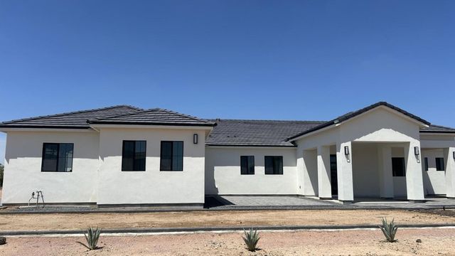 28804 N Edwards Road, San Tan Valley, AZ 85143