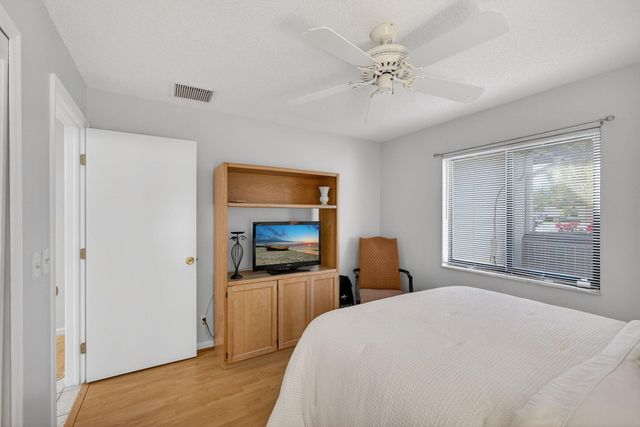 77 Ironwood Way, Palm Beach Gardens, FL 33418