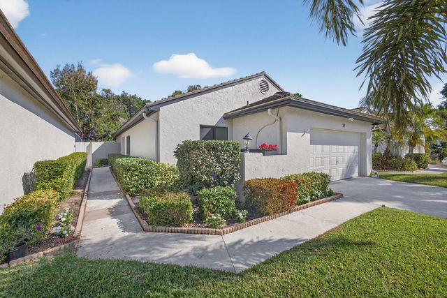 77 Ironwood Way, Palm Beach Gardens, FL 33418