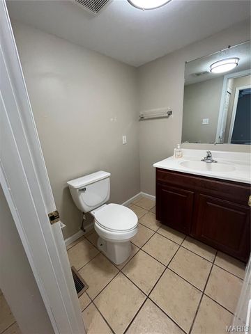 14512 Cazado Drive D, Chesterfield, MO 63017