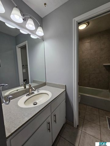 1540 Janssen Drive, Lincoln, NE 68506