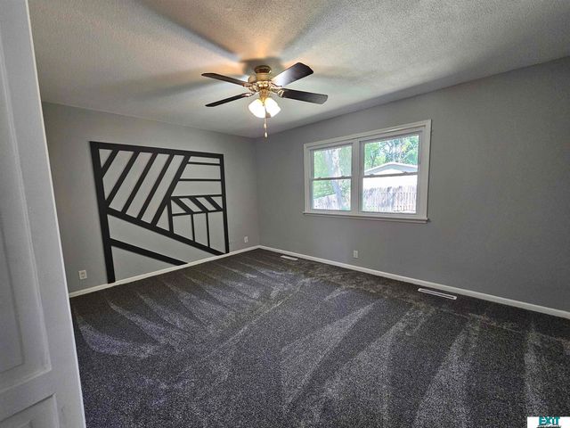 1540 Janssen Drive, Lincoln, NE 68506