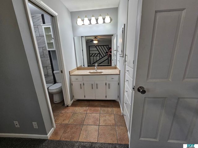 1540 Janssen Drive, Lincoln, NE 68506